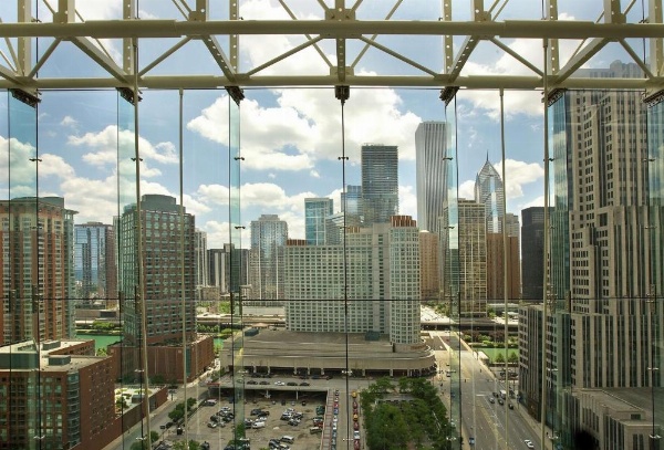 Embassy Suites by Hilton Chicago Magnificent Mile image 9